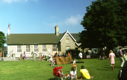197x StokeGifford 102b VillageGreen